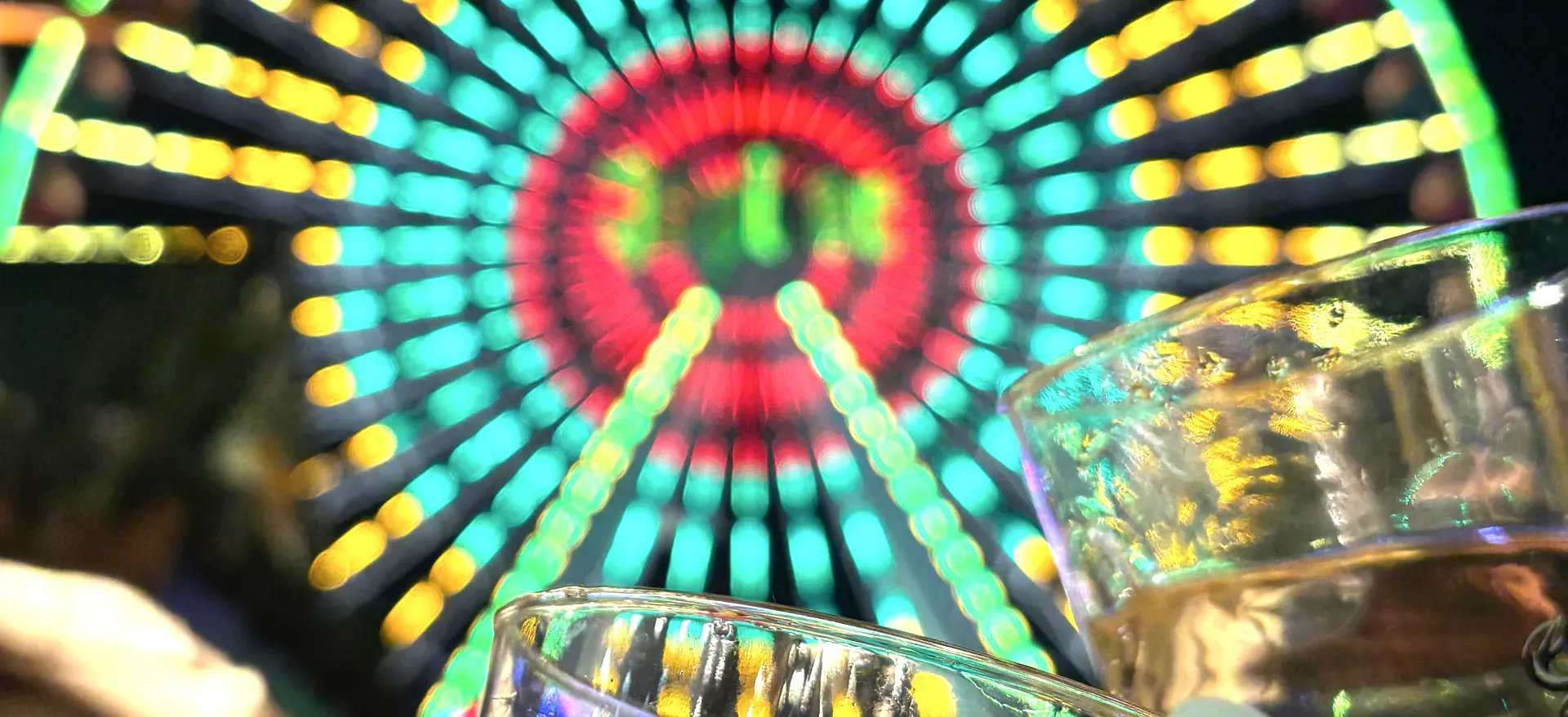Riesenrad und Festzelte auf den Brühlwiesen